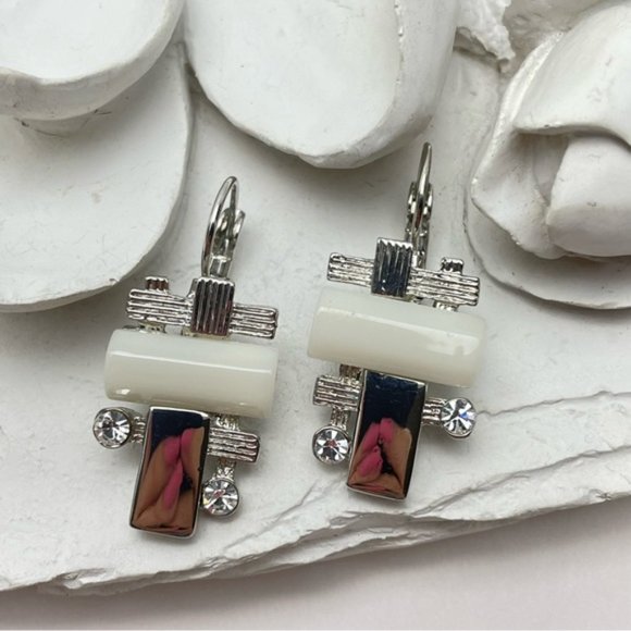 Vintage Silver White Geometric Dangle Earrings - Picture 4 of 8